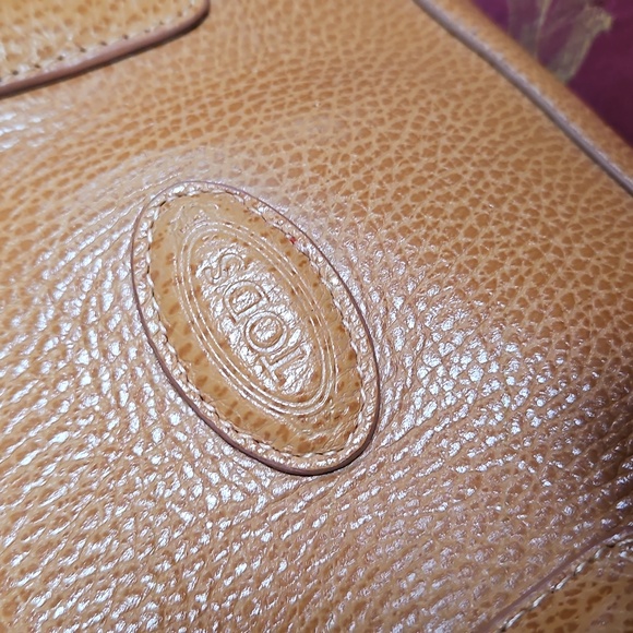 TOD'S  Leather Shoulder Bag - Picture 6 of 14